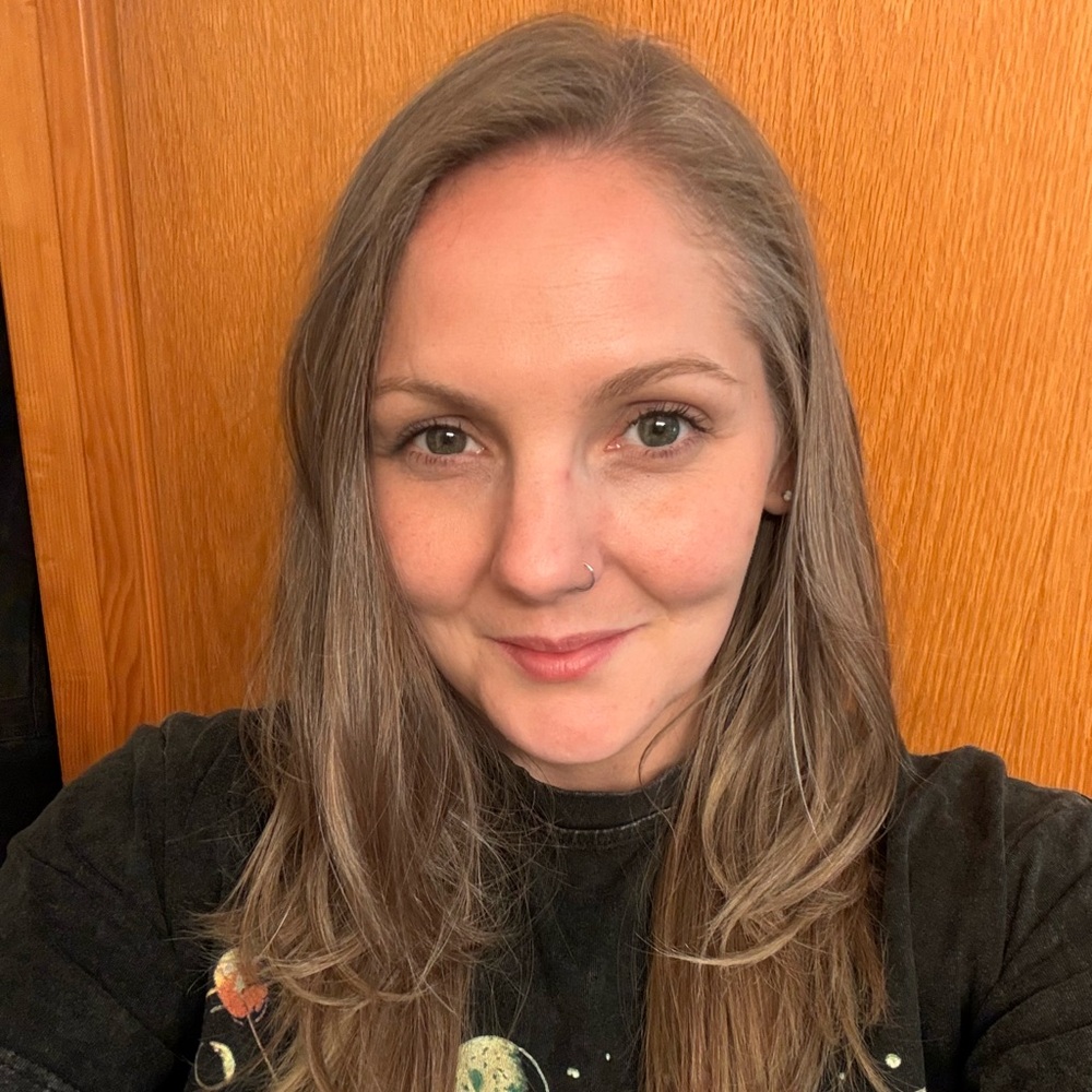 Meet your Posher, Elizabeth